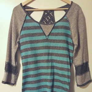 Women's M Daytrip Lace Back Shirt
