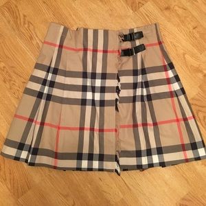 Burberry pleated skirt