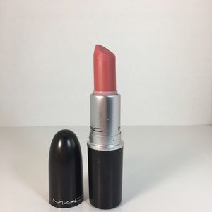 M.A.C lipstick retro matte Run Way