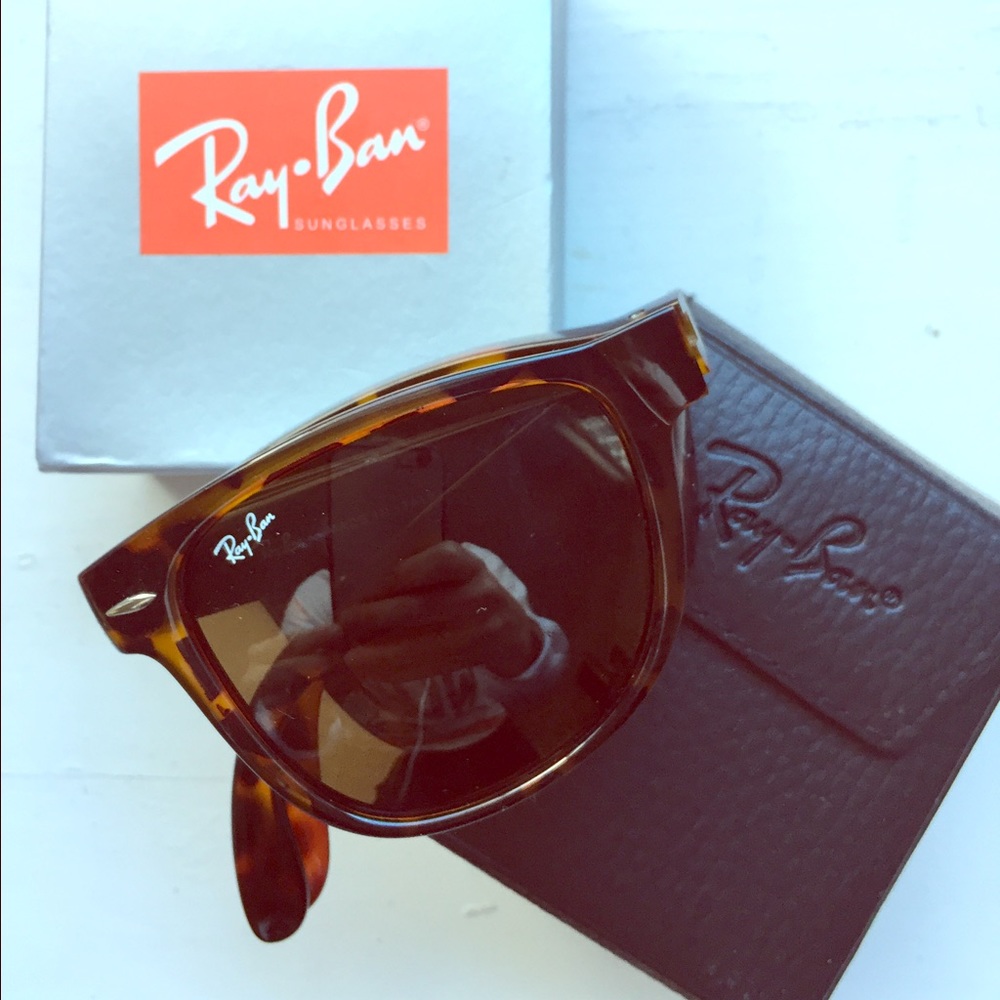 Ray-Ban Folding Wayfarer Tortoise