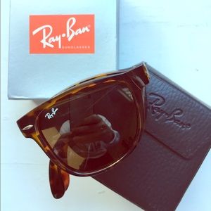 Ray-Ban Folding Wayfarer Tortoise