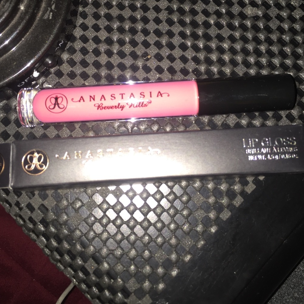 Anastasia Beverly Hills lip gloss in "Candy"🍭🎀