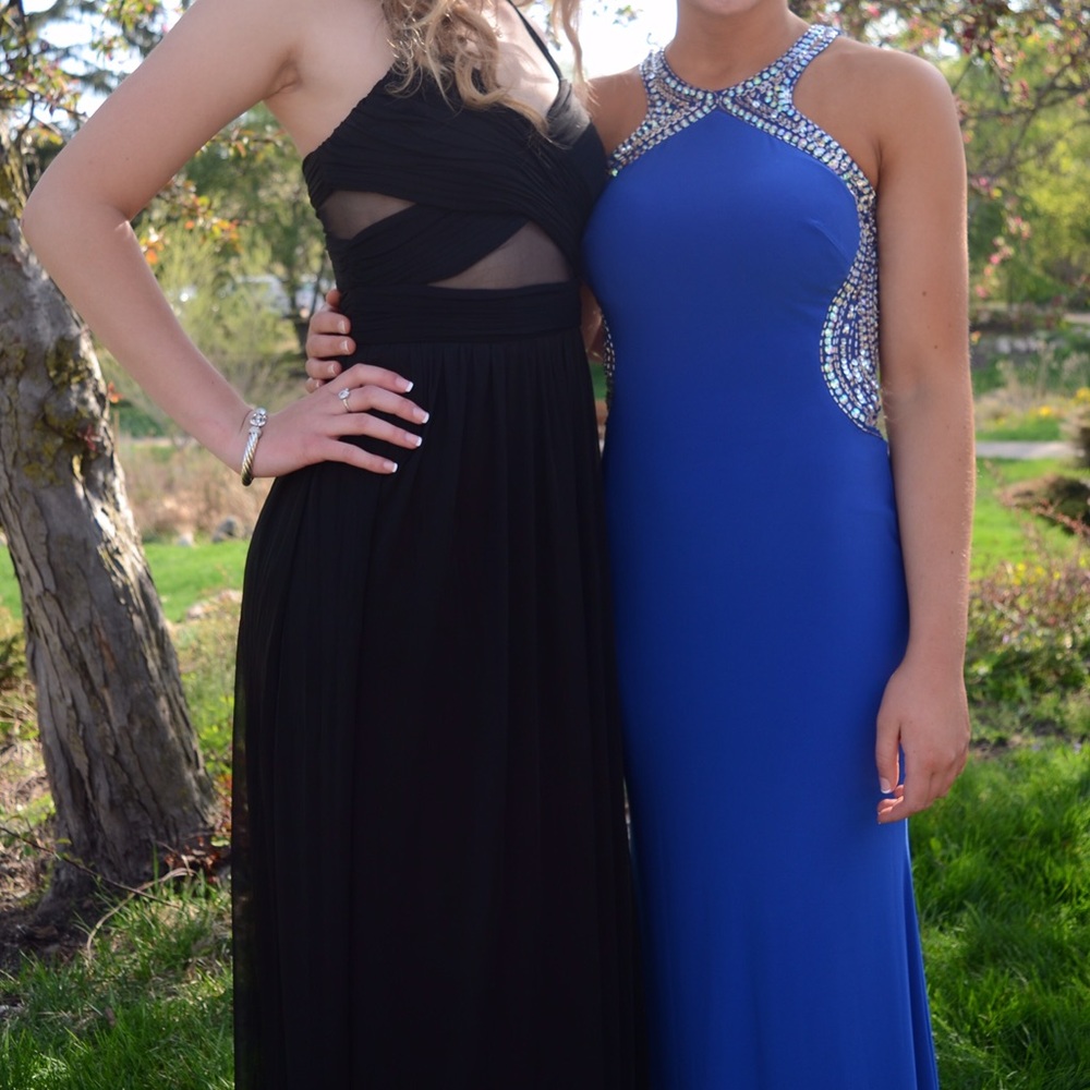 BLACK PROM DRESS - Picture 3 of 4