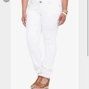 Torrid white skinny jeans. Size 22