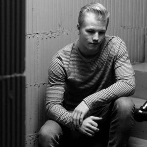 Meet your Posher, Max