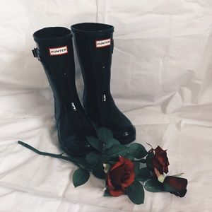 Glossy black Hunter boots in US size 8