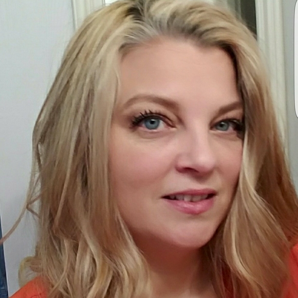 Meet your Posher, Mara - Picture 1 of 1