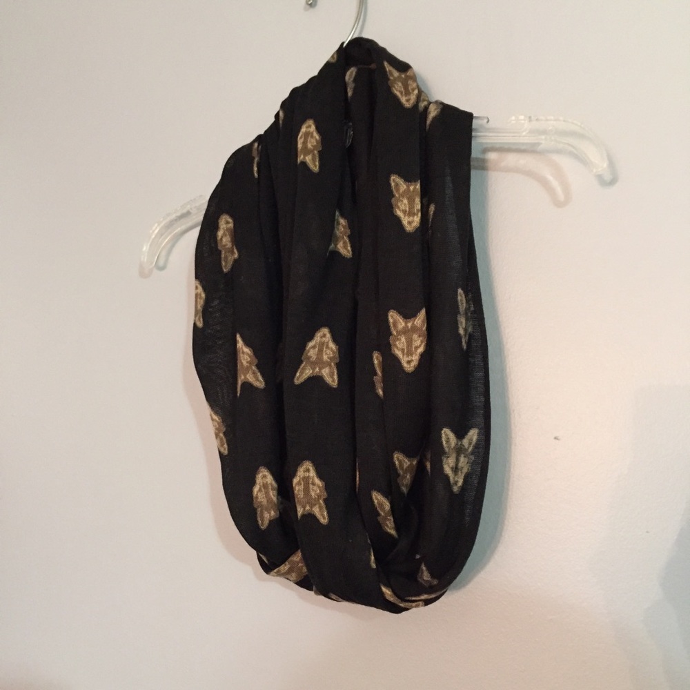 Wolf/Fox Animal Print Scarf