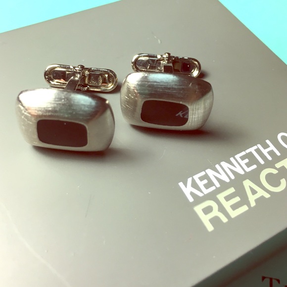 Kenneth Cole Reaction square silver cufflinks - Picture 1 of 1