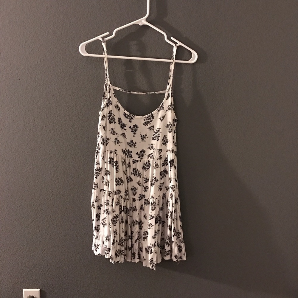 Brandy Melville Black and White Jada