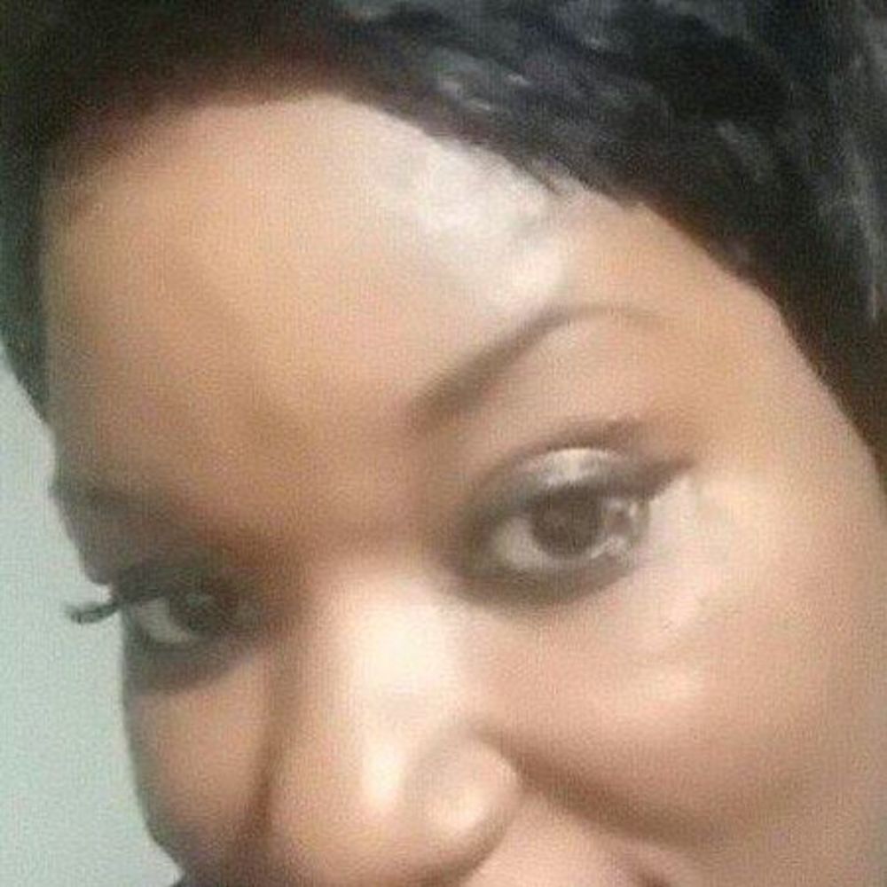 Meet your Posher, Leroya