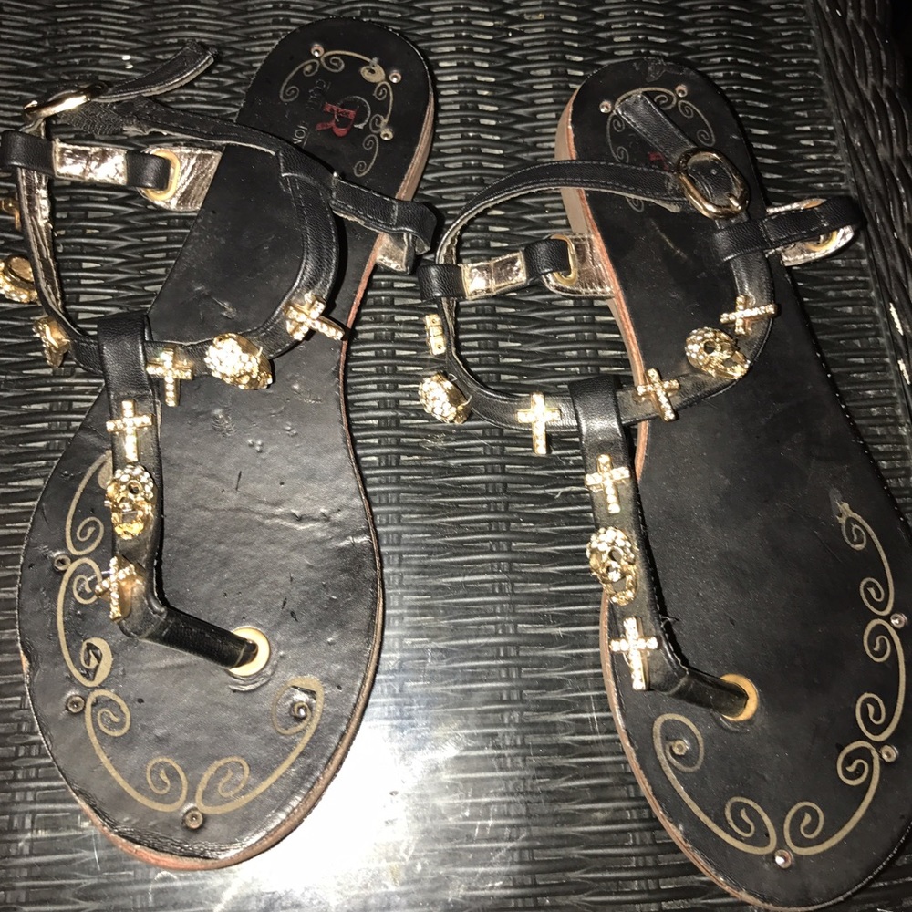 Size 7 skull rhinestone sandals
