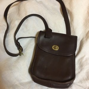 Vintage coach classic leather crossbody Vintage coach classic leather crossbody