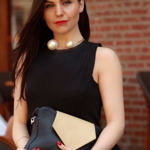 Meet your Posher, Monique rene