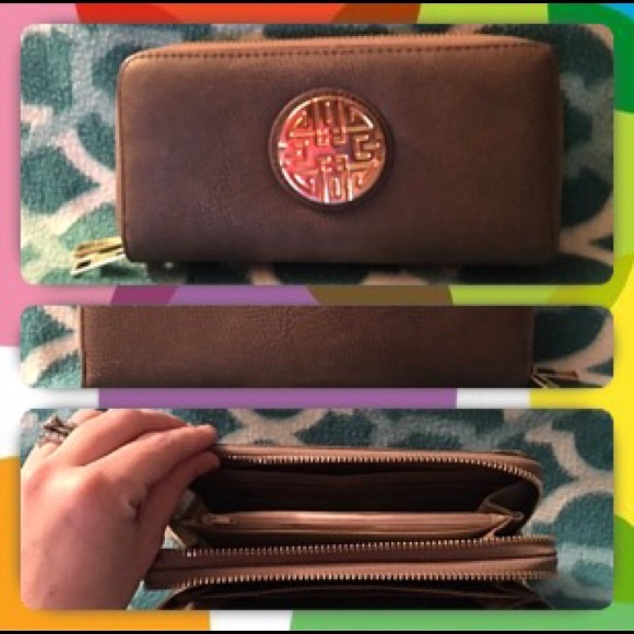 Cute Wallet!! - Picture 1 of 4