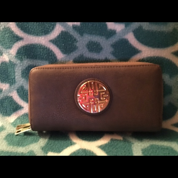 Cute Wallet!! - Picture 2 of 4