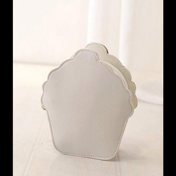 Boutique Bags - πHPπ Sweet Cupcake Crossbody Purse Boutique Bags - πHPπ Sweet Cupcake Crossbody Purse