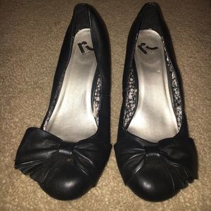 Black Bow Wedges