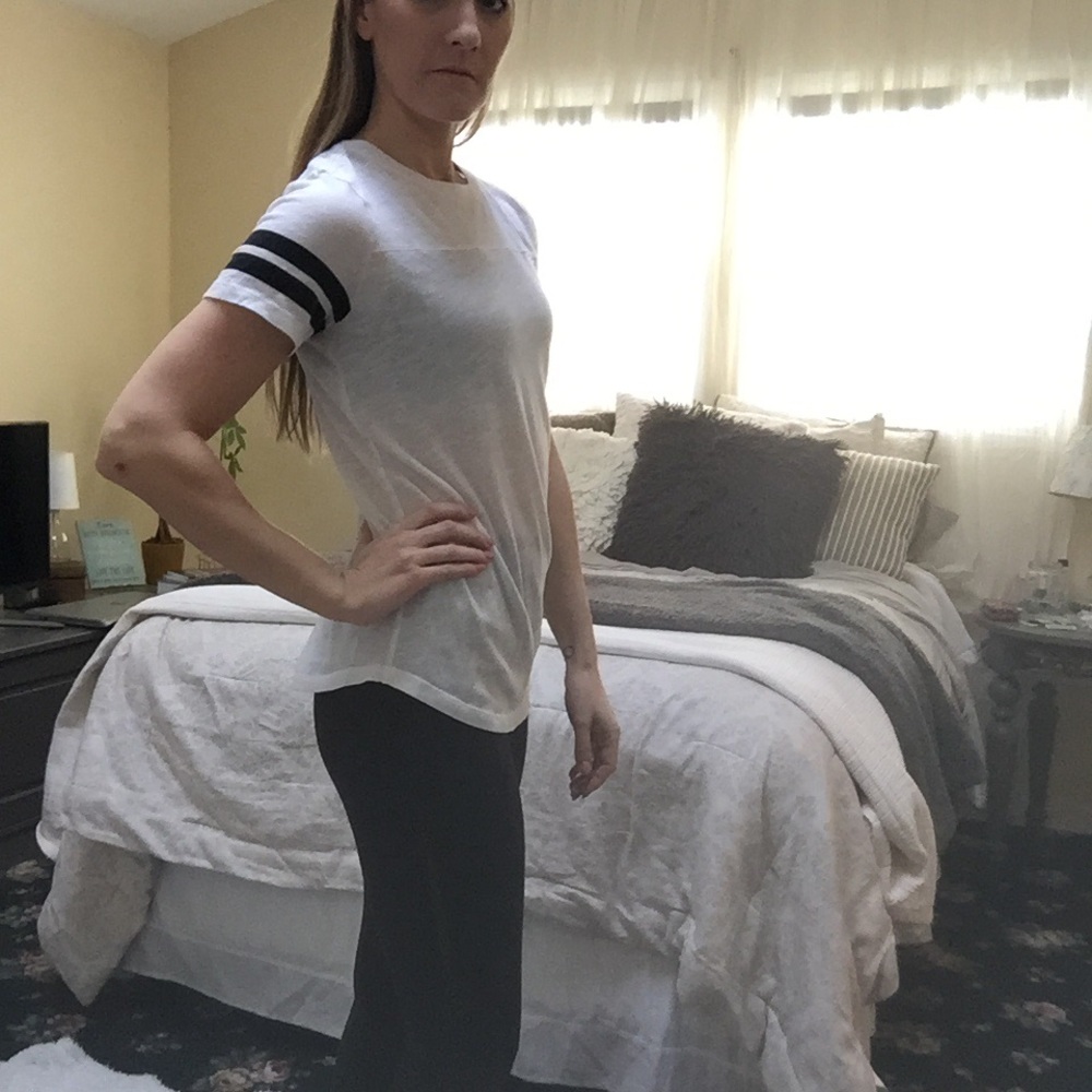 VS PINK striped sleeve white tee