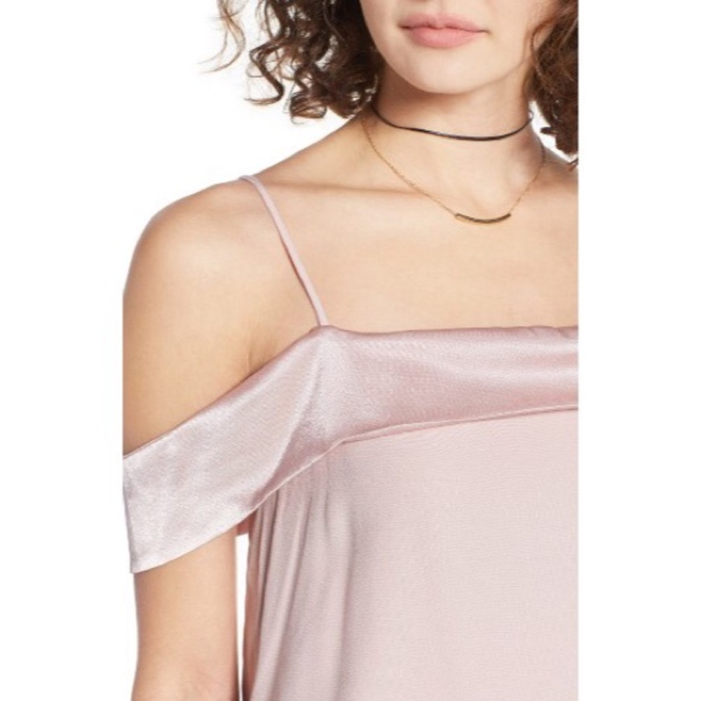 Cold Shoulder Top - Picture 4 of 5