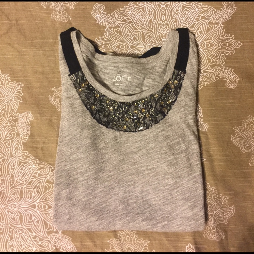 GUC Gray Tee w/ Jewel Bib Collar