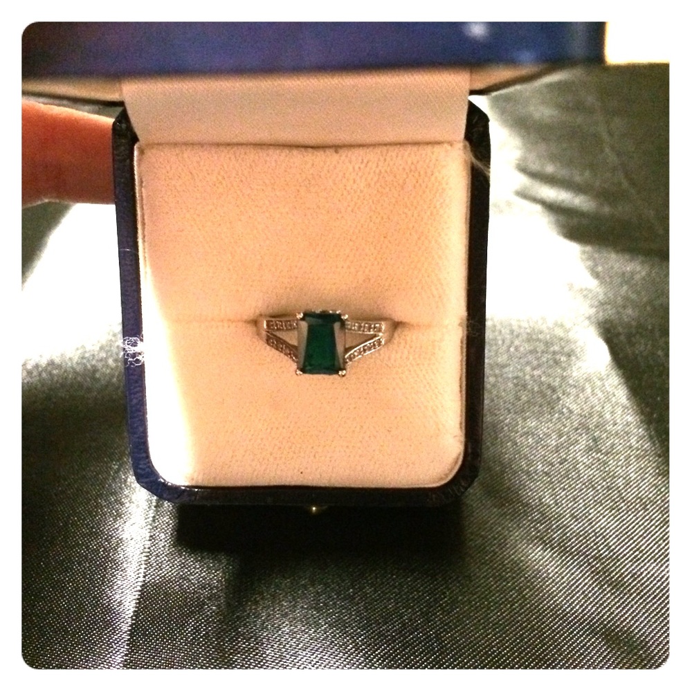 created emerald ring Willing to trade