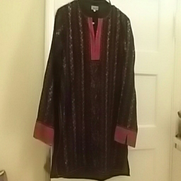 Tops - Picture 2 of 4