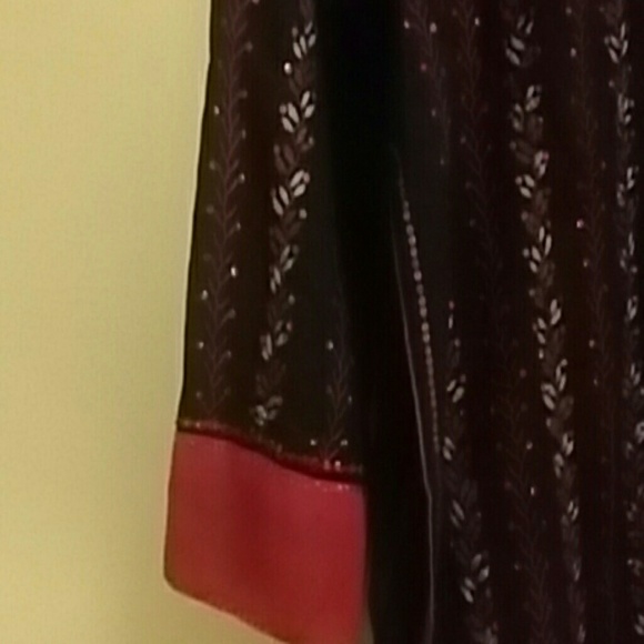 Tops - Picture 4 of 4