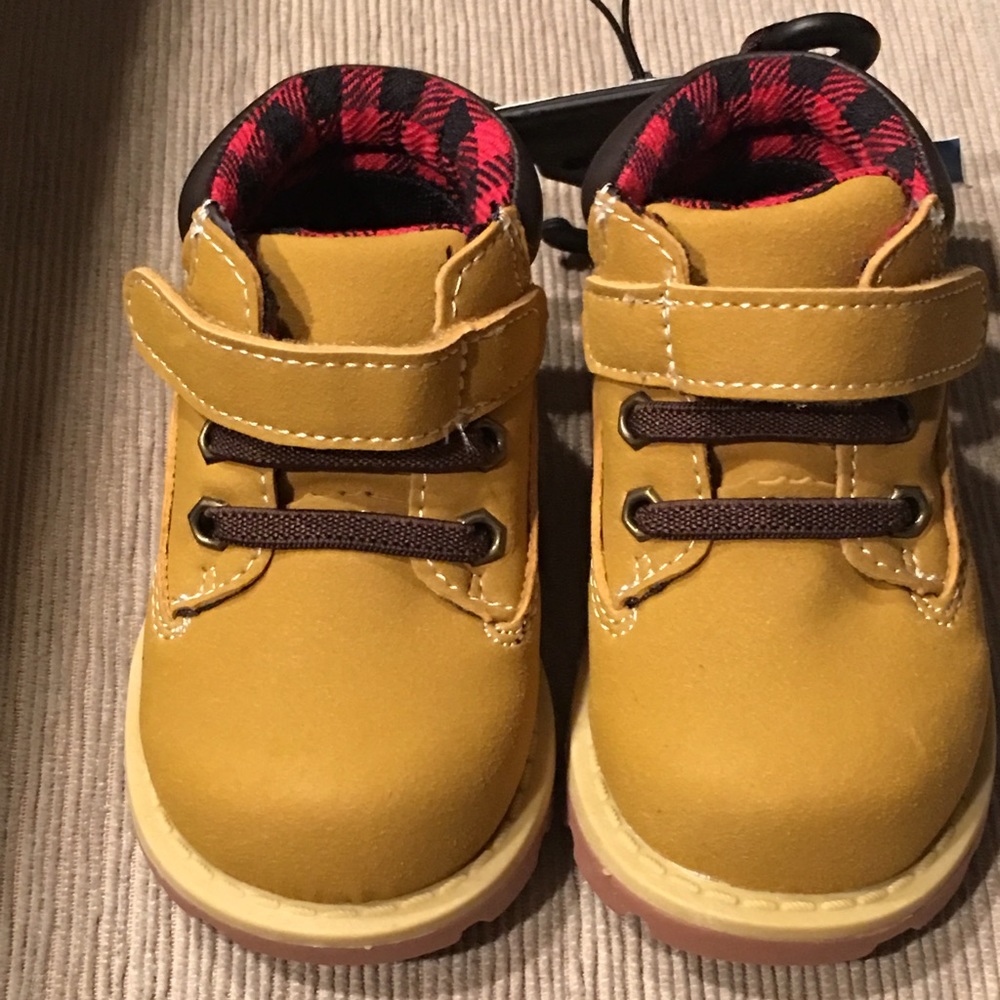 Boys boots