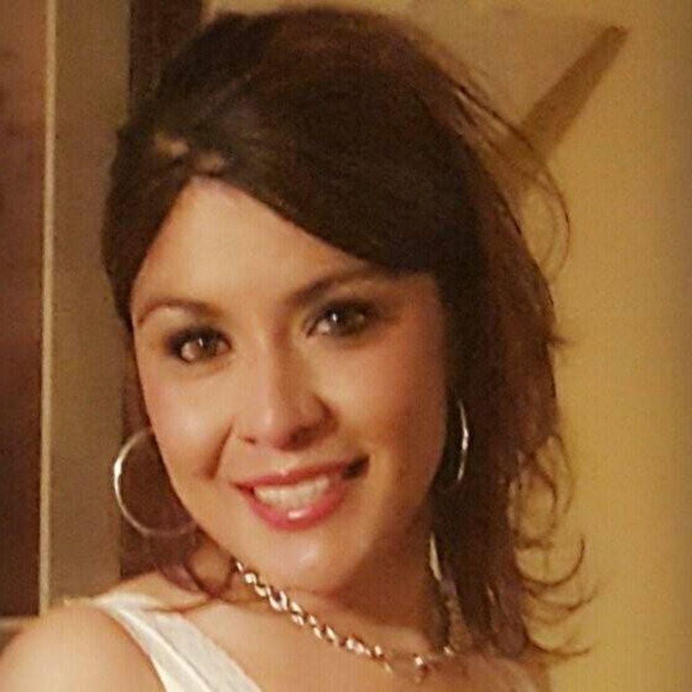 Meet your Posher, Raquel