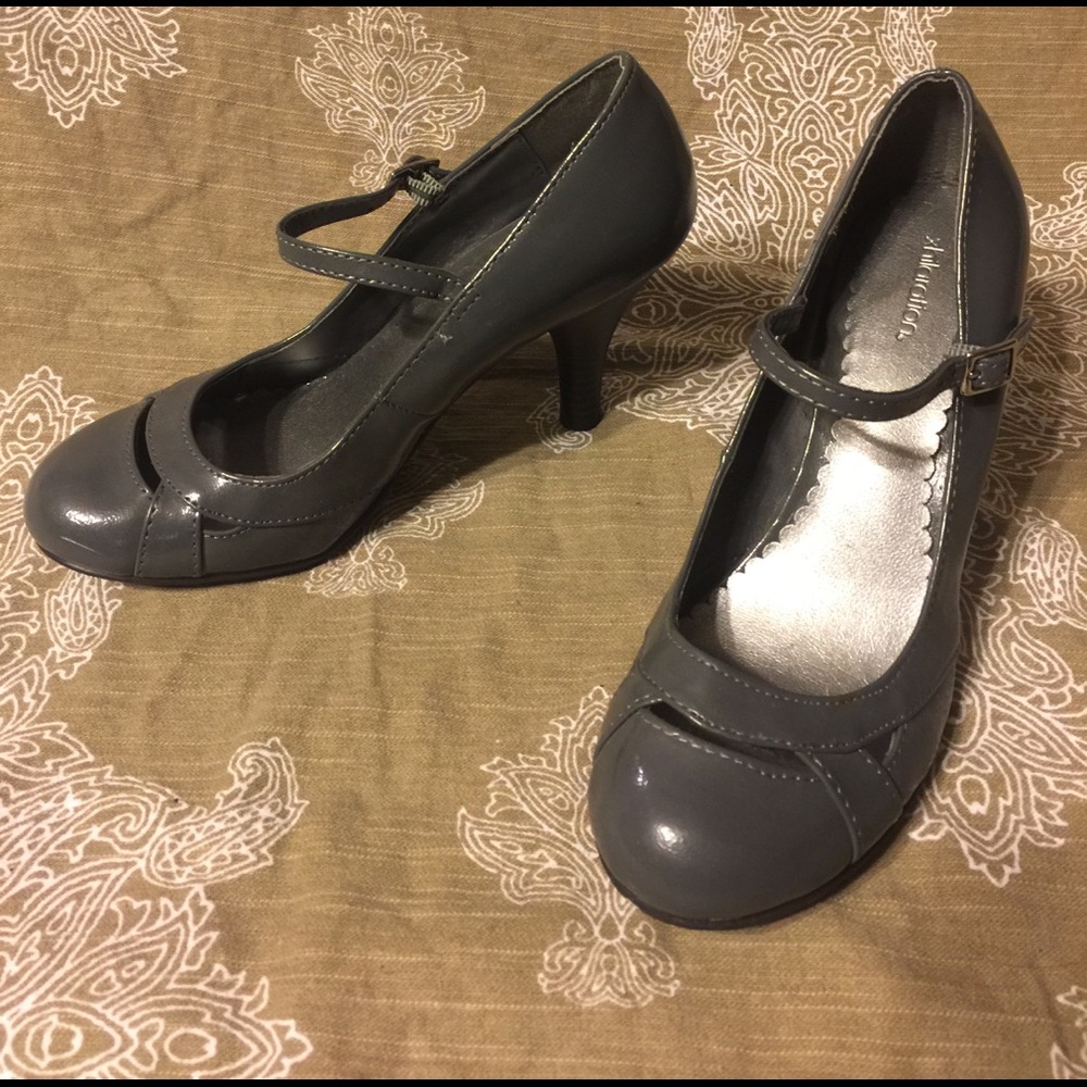 GUC Patent Leather Mary Jane Pump