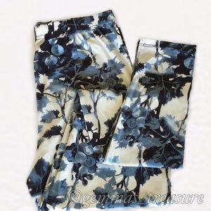 ❤ANY TWO PAIRS OF LEGGINGS FOR $39❤