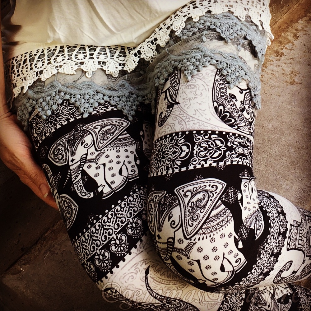 ❤ANY TWO PAIRS OF LEGGINGS FOR $39❤