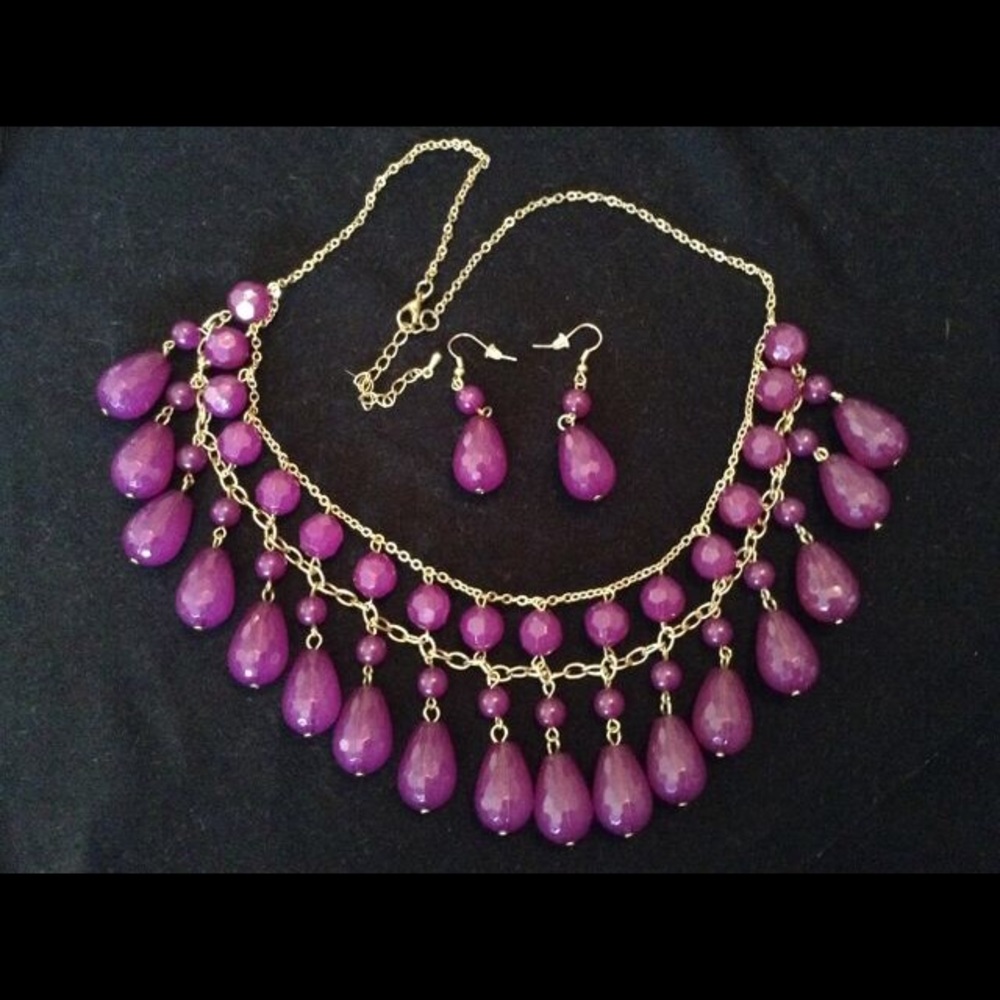 Tear Drop Necklace with matching earrings