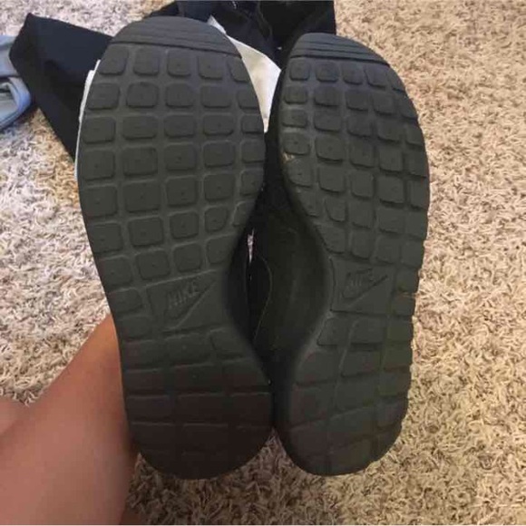 **⚽️⚽️Sold🌈🌈 roshe run - Picture 3 of 3