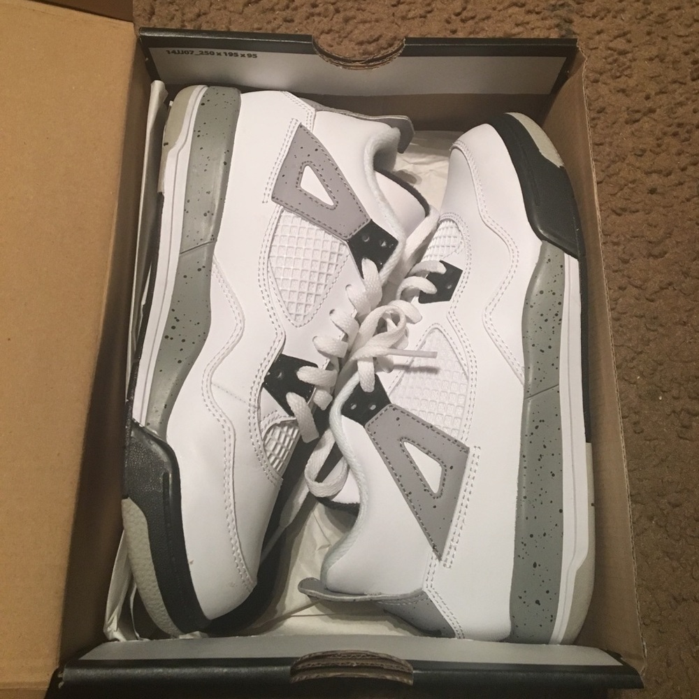 Jordan 4 Retro