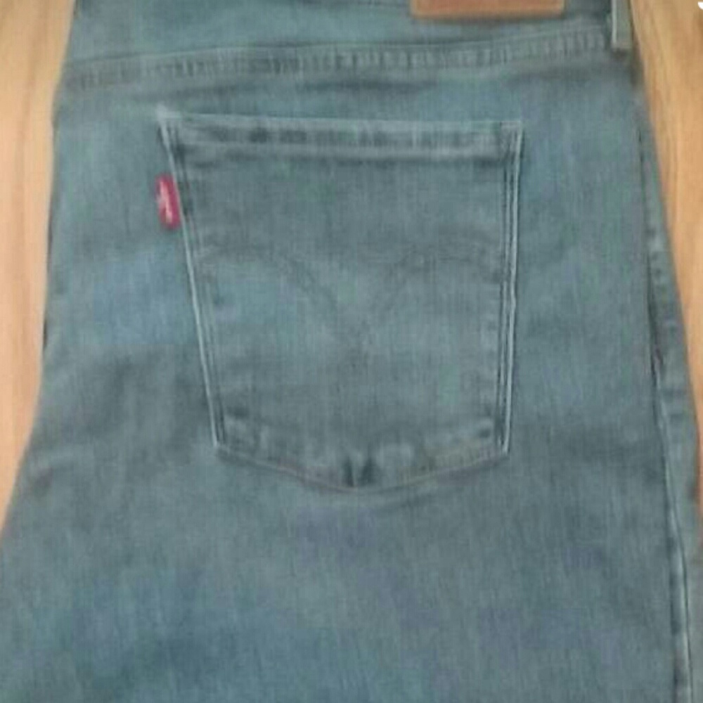 Ladies Levi jeans