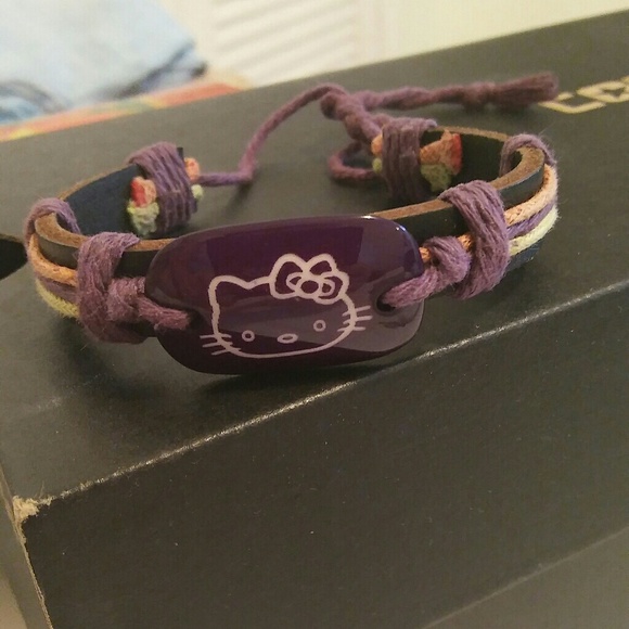 Hello Kitty earrings & Hello Kitty bracelet - Picture 2 of 2