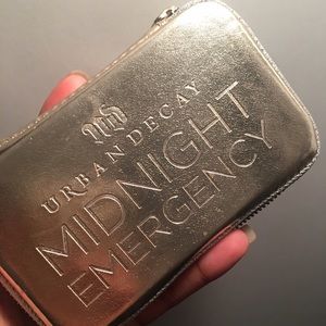 Urban Decay Midnight Emergency Palette