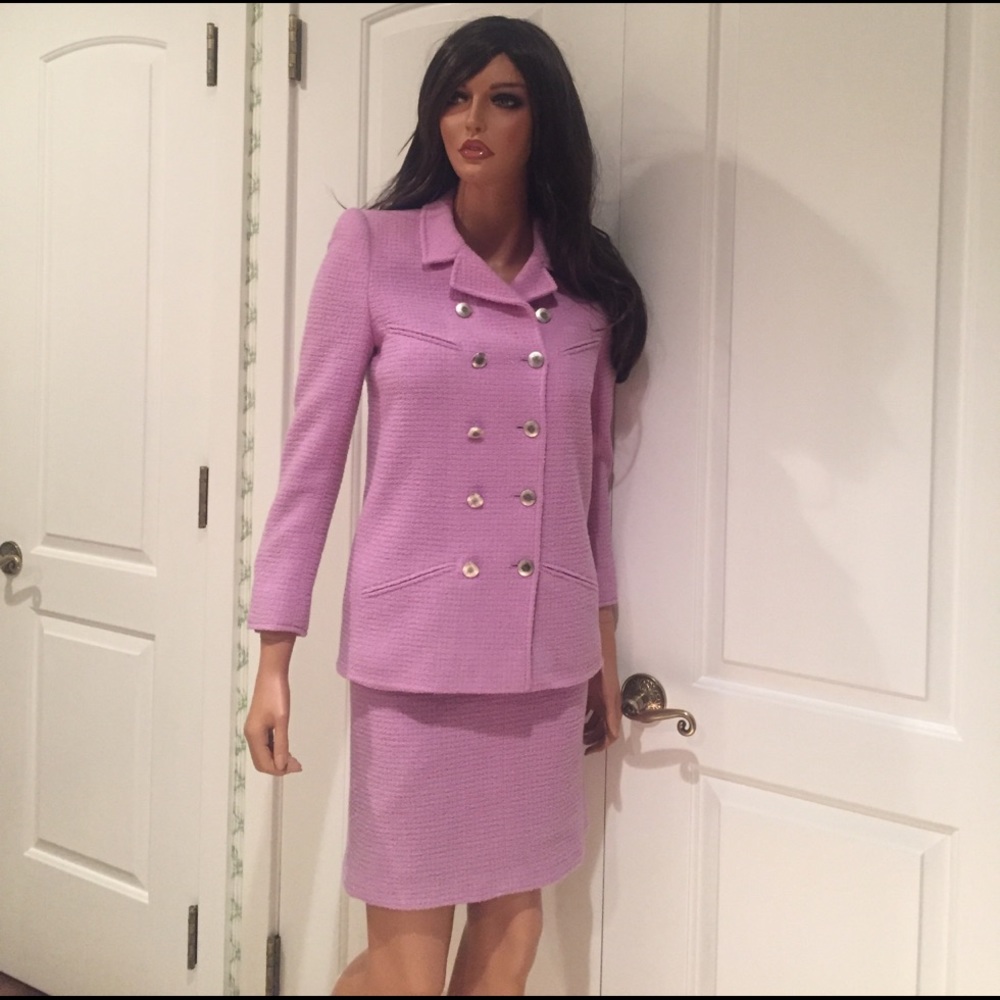 Chanel Boutique lavender suit size 4
