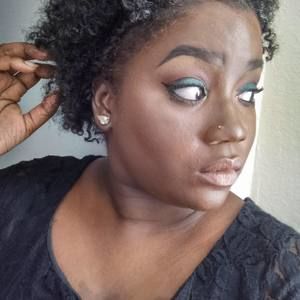 Meet your Posher, Jamila