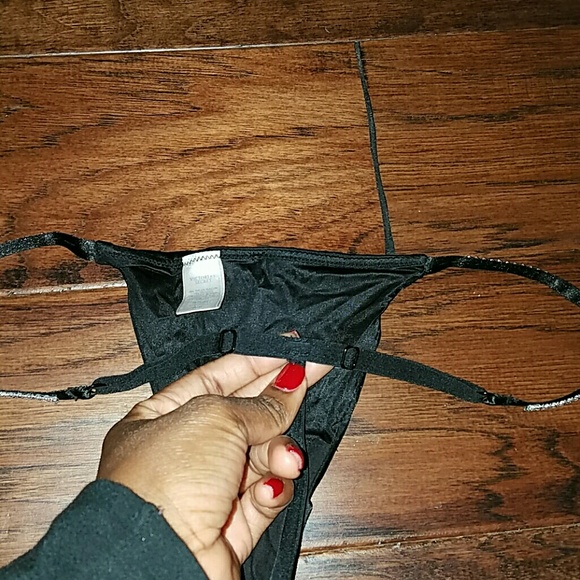 Victoria's Secret Very Sexy push up bra & v-string - Picture 4 of 4