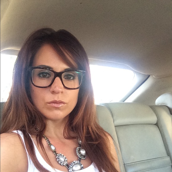 Meet your Posher, Angela - Picture 1 of 1