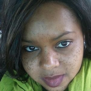 Meet your Posher, Latasia