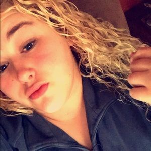 Meet your Posher, Makayla