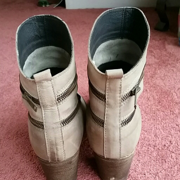 Boots - Picture 2 of 4