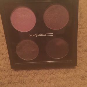 MAC Pink Freeze 4 Piece EyeShadow Never Used