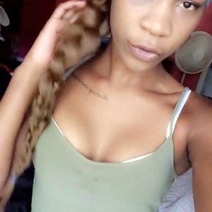 Meet your Posher, Nina