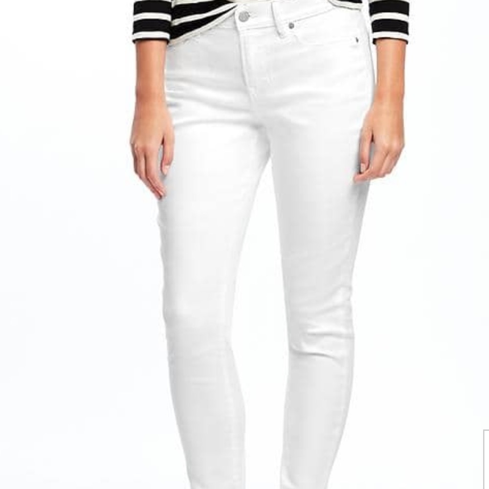 White Old Navy Jeans - Curvy fit Mid-Rise 8 Reg