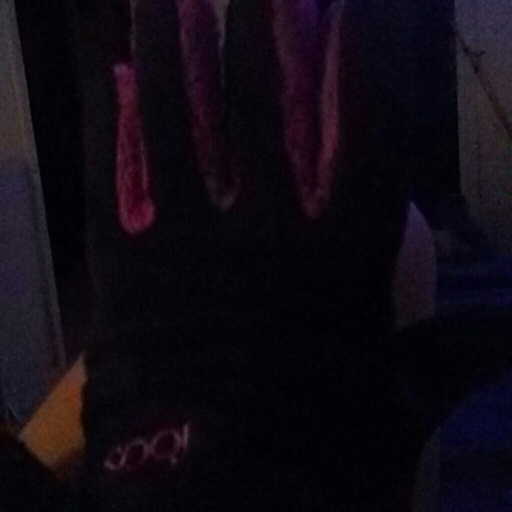 Gloves - Picture 3 of 3